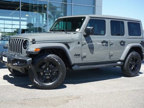 Used 2020 Jeep Wrangler Unlimited Sahara AWD/4WD image 4
