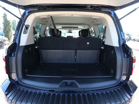 Used 2023 Nissan Armada SL w/ Captain's Chairs Package AWD/4WD image 7