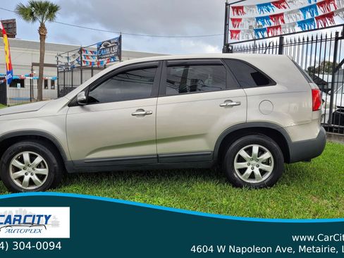 Used 2013 Kia Sorento LX image 4