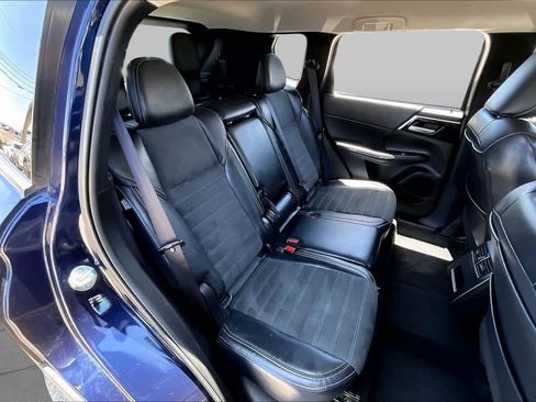 Used 2024 Mitsubishi Outlander SE AWD/4WD image 19