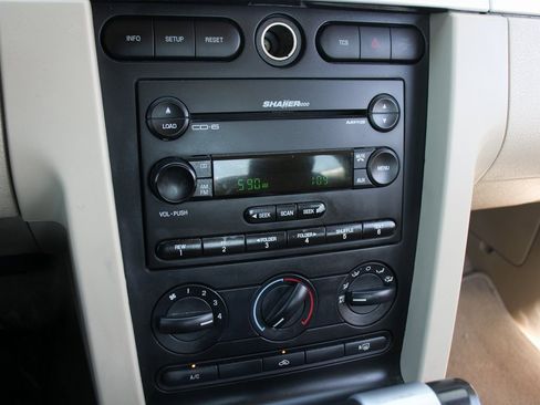 Used 2006 Ford Mustang Premium image 24