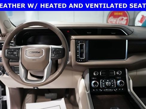 Used 2023 GMC Yukon XL Denali image 2