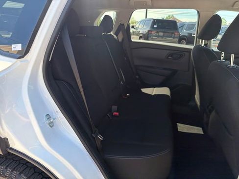 Used 2024 Nissan Rogue S image 27