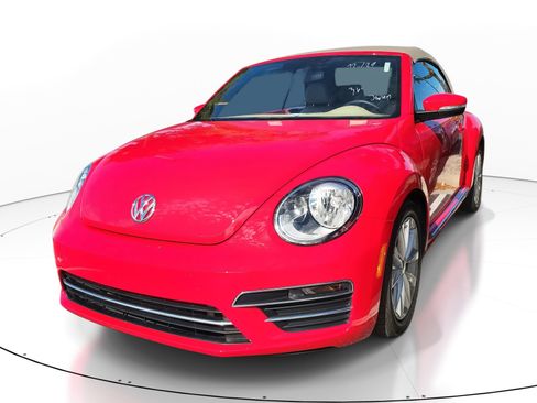 Used 2019 Volkswagen Beetle 2.0T SE image 3
