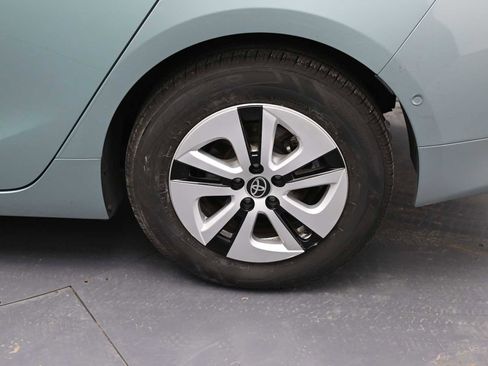 Used 2018 Toyota Prius Two image 5