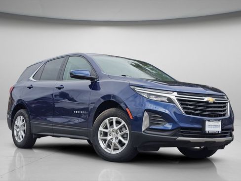 Used 2023 Chevrolet Equinox LT w/ Driver Convenience Package image 2
