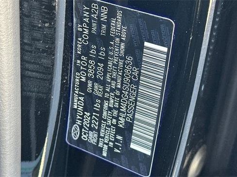 Certified 2025 Hyundai Elantra Sport image 28