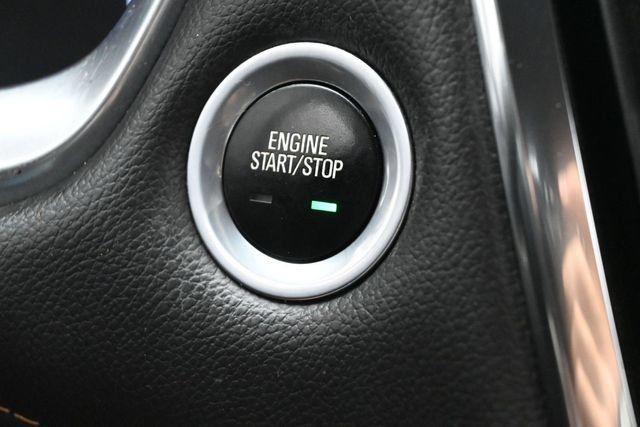 Used 2021 Chevrolet Traverse LT w/ LPO, Blackout Package FWD image 17