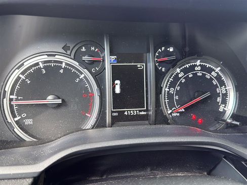 Used 2023 Toyota 4Runner TRD Off-Road Premium w/ Moonroof Package AWD/4WD image 12