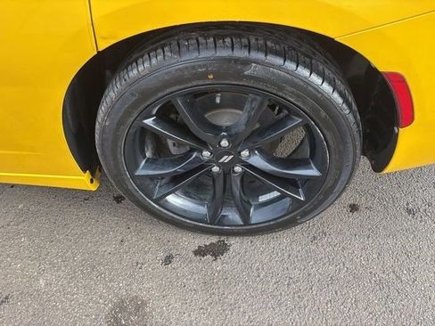 Used 2017 Dodge Charger SE w/ Blacktop Package image 41