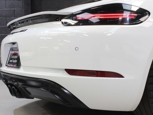 Used 2018 Porsche 718 Cayman GTS image 18