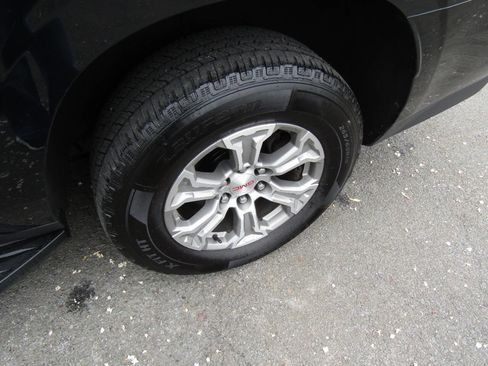 Used 2022 GMC Yukon XL SLE AWD/4WD image 32