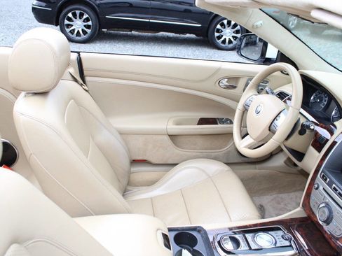Used 2011 Jaguar XK Convertible image 20