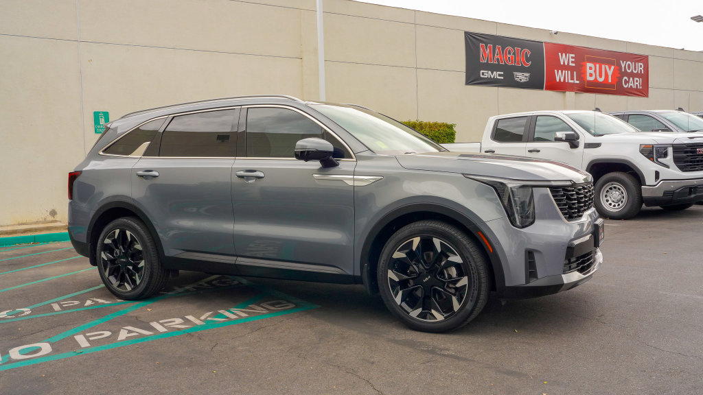 Used 2025 Kia Sorento SX FWD image 8