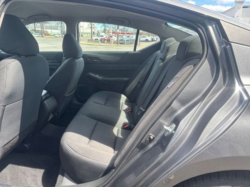 Used 2025 Nissan Altima 2.5 SV FWD image 23