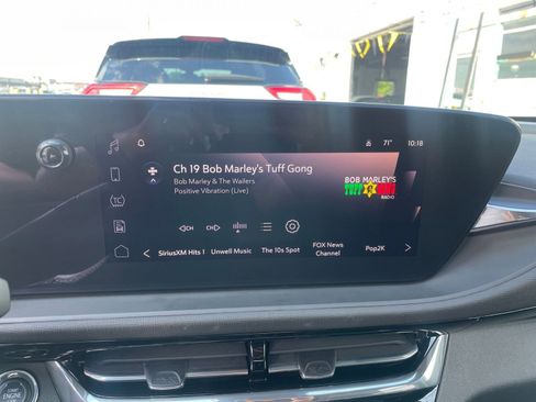 Used 2025 Buick Envista Sport Touring image 21