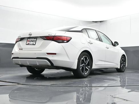 Used 2024 Nissan Sentra SV FWD image 40