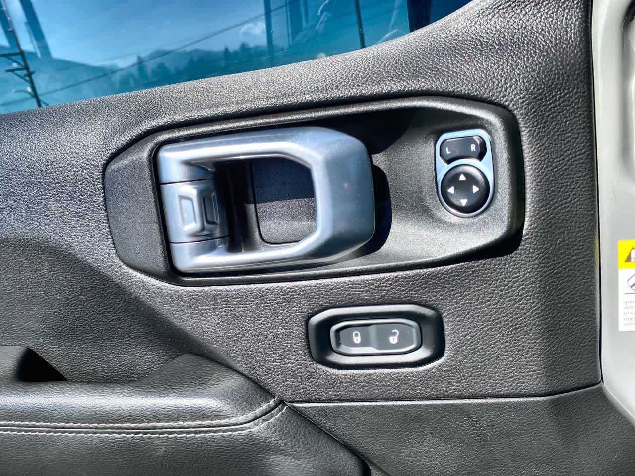 Used 2023 Jeep Wrangler Unlimited Sahara w/ Cold Weather Group AWD/4WD image 13