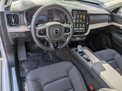 Certified 2025 Volvo XC90 B6 Plus w/ Protection Package Premier image 11