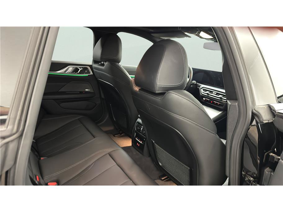 Used 2023 BMW i4 eDrive40 RWD image 14