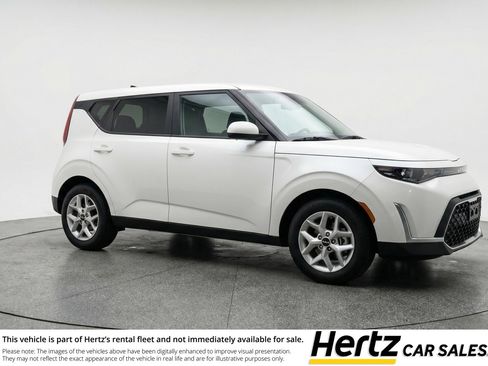 Used 2025 Kia Soul LX w/ LX Technology Package FWD image 1