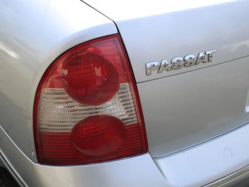 Used 2004 Volkswagen Passat GLS image 21