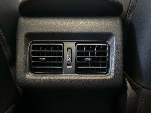 Used 2020 Toyota Camry XLE image 22