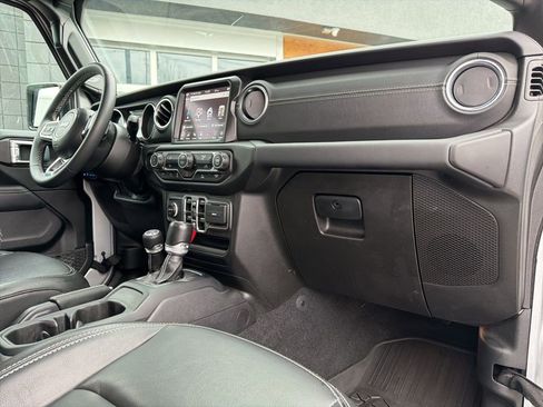 Used 2023 Jeep Wrangler Unlimited Sahara image 52