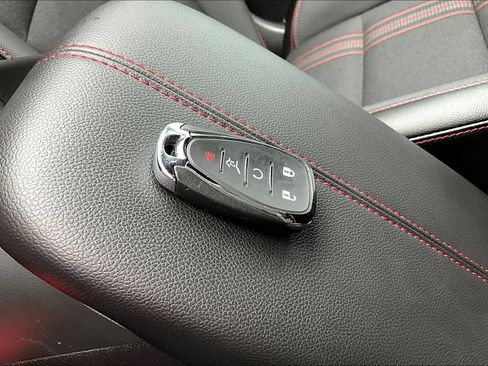 Used 2024 Chevrolet Equinox RS FWD image 36