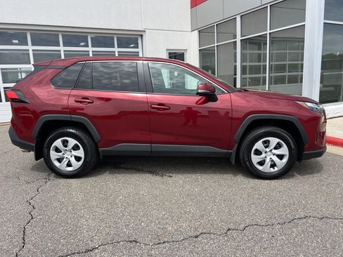 Used 2025 Toyota RAV4 LE AWD/4WD image 25