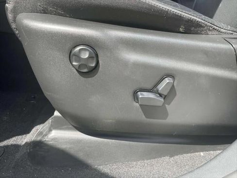 Used 2020 Jeep Grand Cherokee Limited w/ Luxury Group II image 19