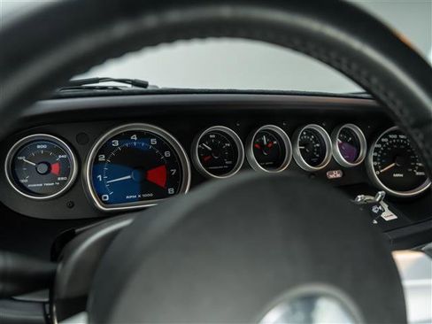 Used 2006 Ford GT RWD image 41