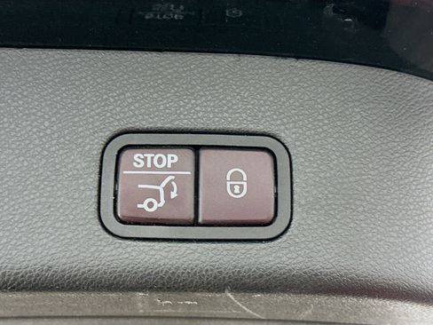Used 2018 Mercedes-Benz GLS 450 4MATIC image 33