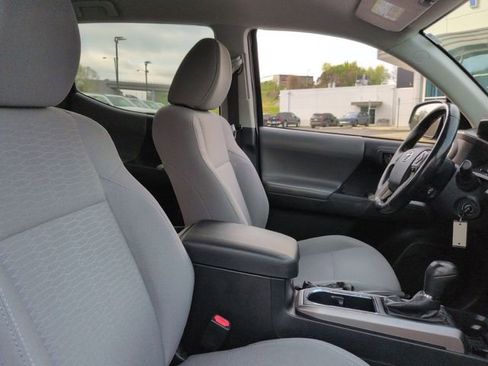 Used 2017 Toyota Tacoma SR5 w/ Tow Package image 33