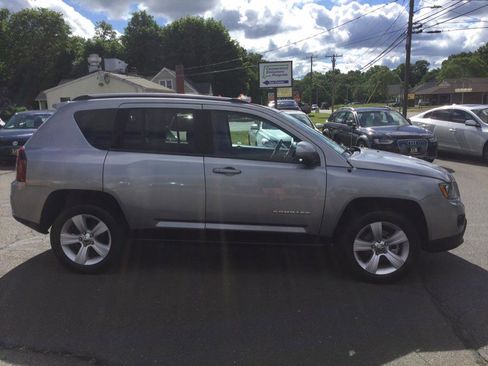Used 2016 Jeep Compass Latitude image 4