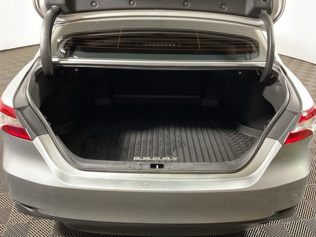 Used 2020 Toyota Camry LE FWD image 14