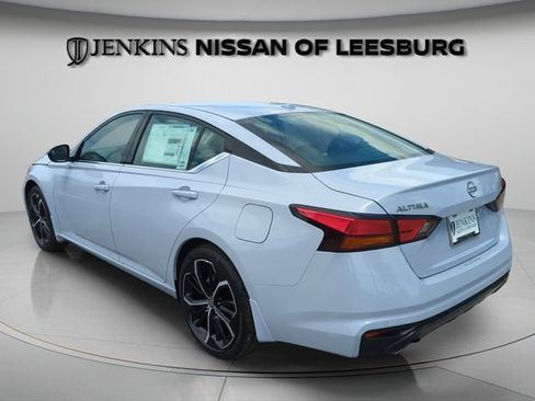 Used 2025 Nissan Altima 2.5 SR FWD image 7