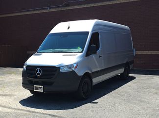 Used 2024 Mercedes-Benz Sprinter 2500 w/ Acoustic Package video 3