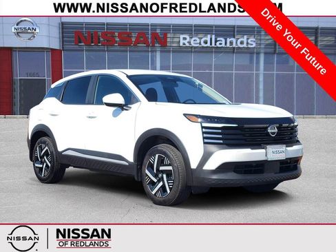 Used 2025 Nissan Kicks SV FWD image 1