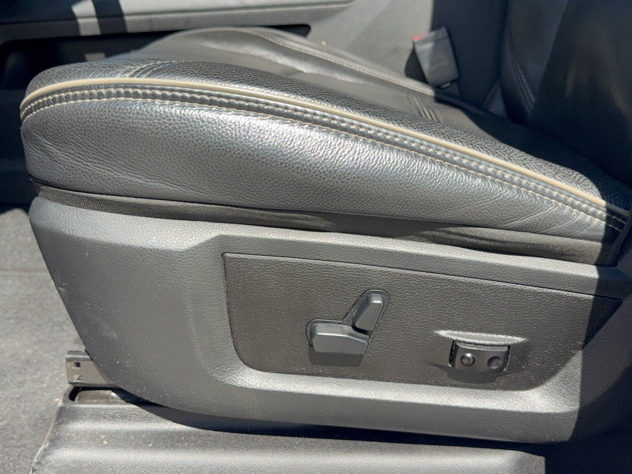 Used 2019 RAM 2500 Limited AWD/4WD image 16