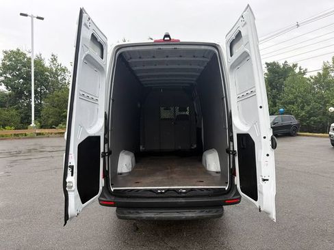 Used 2024 Mercedes-Benz Sprinter 2500 image 13