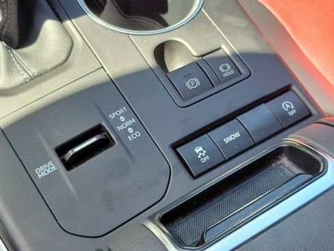 Used 2022 Toyota Highlander XSE image 29