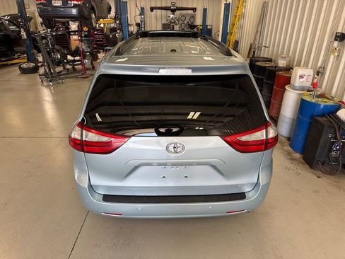 Used 2017 Toyota Sienna XLE w/ XLE Navigation Package FWD image 13