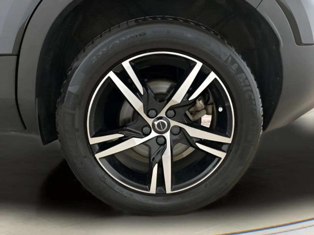 Used 2023 Volvo XC40 B4 Core w/ Convenience Package FWD image 93