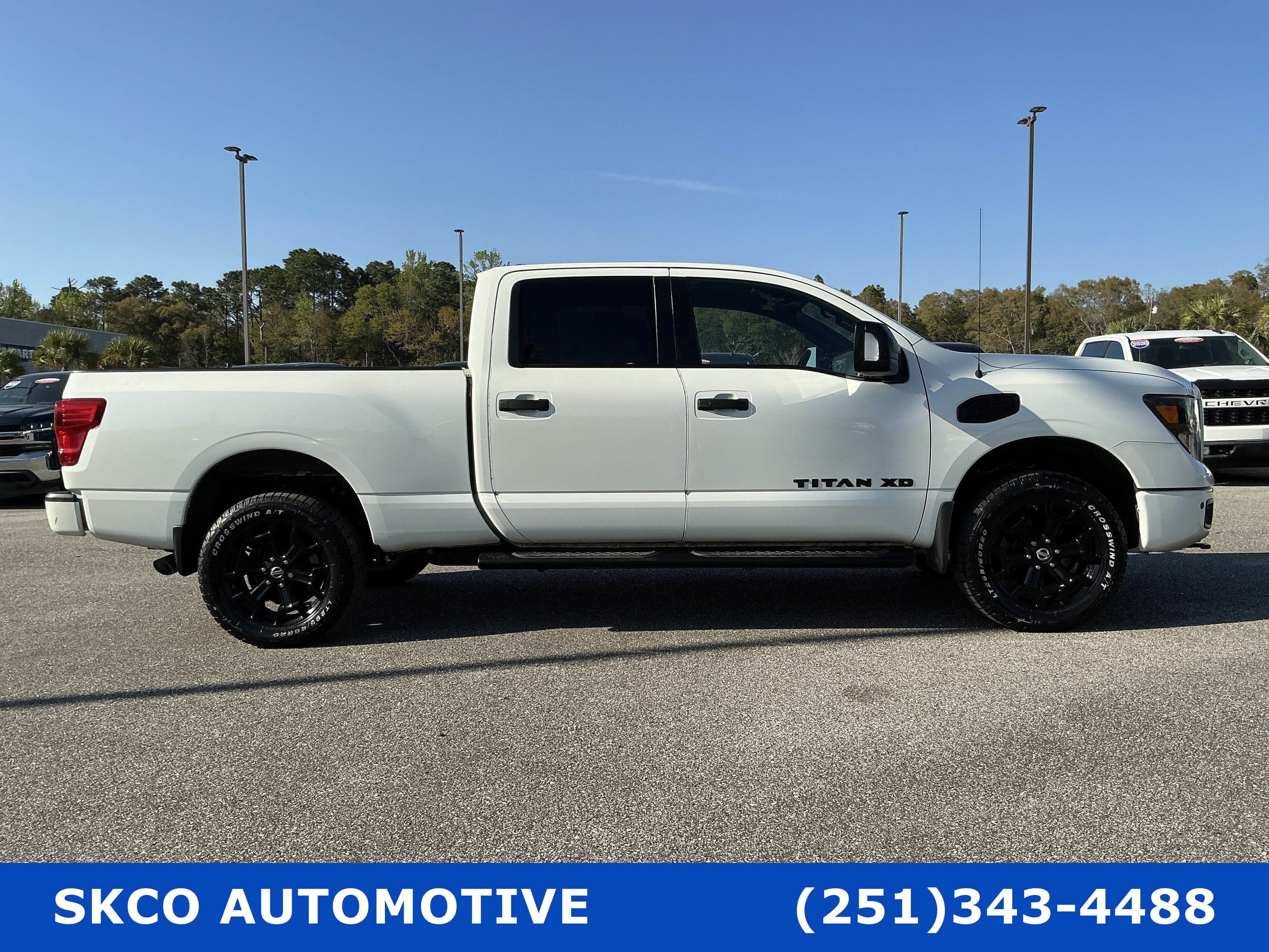 Used 2018 Nissan Titan SL w/ Midnight Edition AWD/4WD image 6