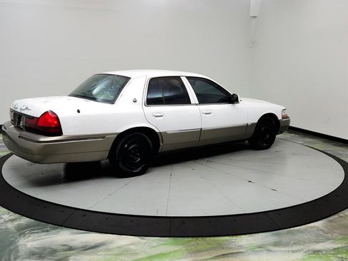 Used 2005 Mercury Grand Marquis GS RWD image 5