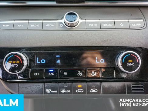Used 2024 Hyundai Elantra SEL FWD image 40