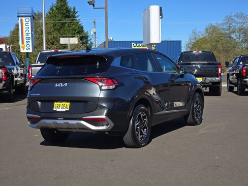 Used 2024 Kia Sportage LX image 5