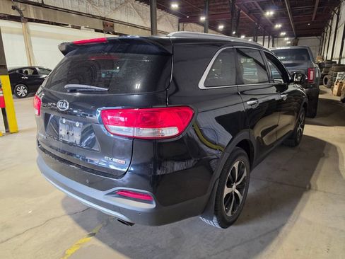 Used 2016 Kia Sorento EX FWD image 2