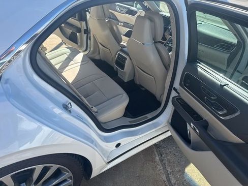Used 2017 Lincoln Continental Reserve w/ Rear-seat Package FWD image 12